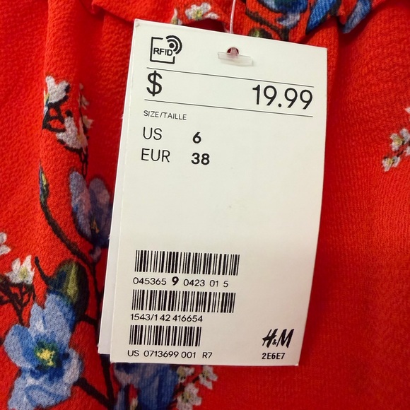 H&M Red Off-Shoulder Floral Blouse - Picture 4 of 4